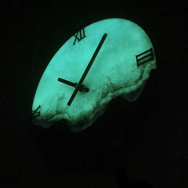 خرید ساعت دیواری شبتاب