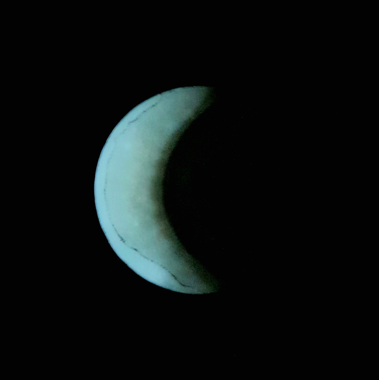 ساعت دیواری طرح ماه