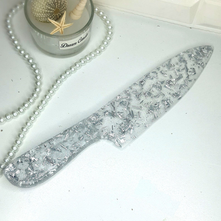 چاقو کیک رزینی نقره ای مدل ورق نقره