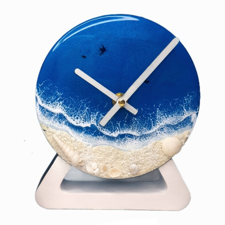 ساعت رومیزی رزینی مدل دریا و ساحل سفید
